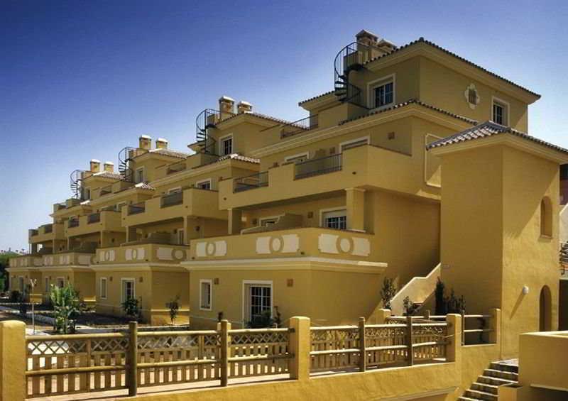 Apartamentos Vista Real Alcaidesa Εξωτερικό φωτογραφία